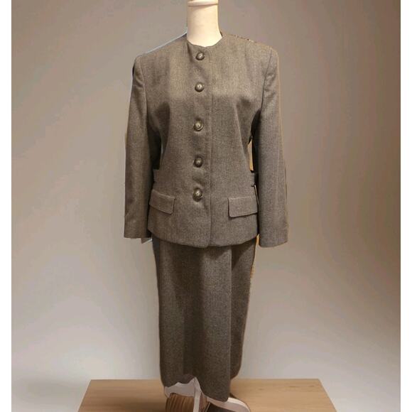 Vtg 80s Evan Picone Gray Career Collarless Suit Coat And Pleated Skirt Pockets - Picture 2 of 15